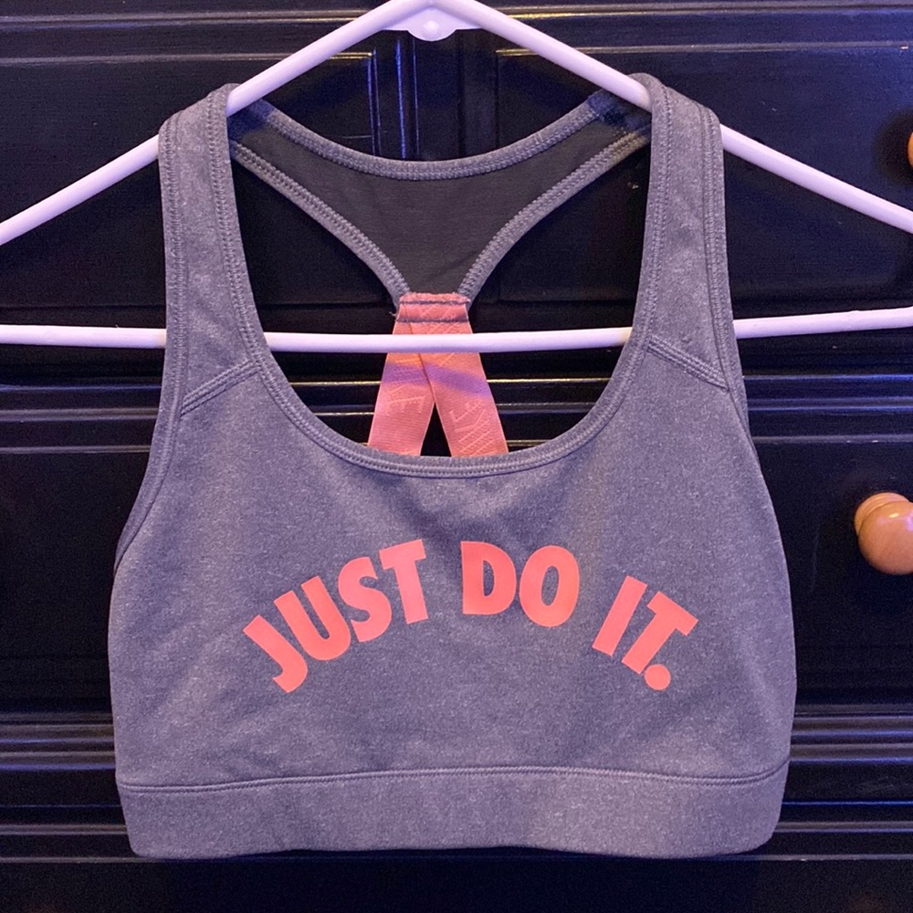 New Nike Women’s sports bra